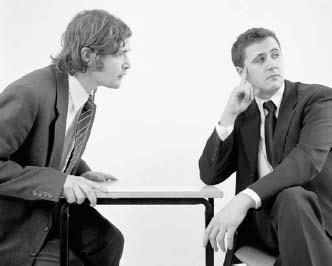 gesprek businessmen avoiding liar